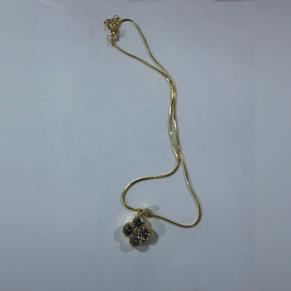 Clover Pendant Necklace